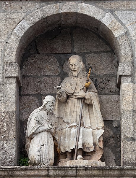 File:Escultura do apóstolo Santiago bautizando. Fonte da Ponte do Carme - Padrón - Galiza - PA35.jpg