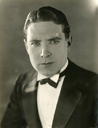 <span class="mw-page-title-main">Lloyd Hughes (actor)</span> American actor (1897–1958)