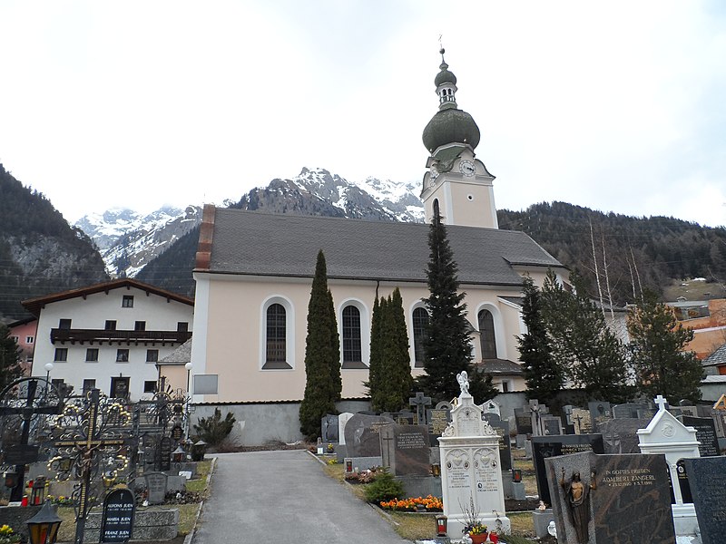 File:Flirsch-Friedhof.JPG