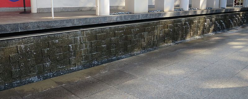 File:Fountain in Honolulu Museum of Art designed by John Hara, c. 1973.JPG