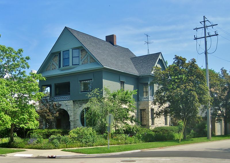 File:Frederick J. Gottfredsen House 2013.jpg