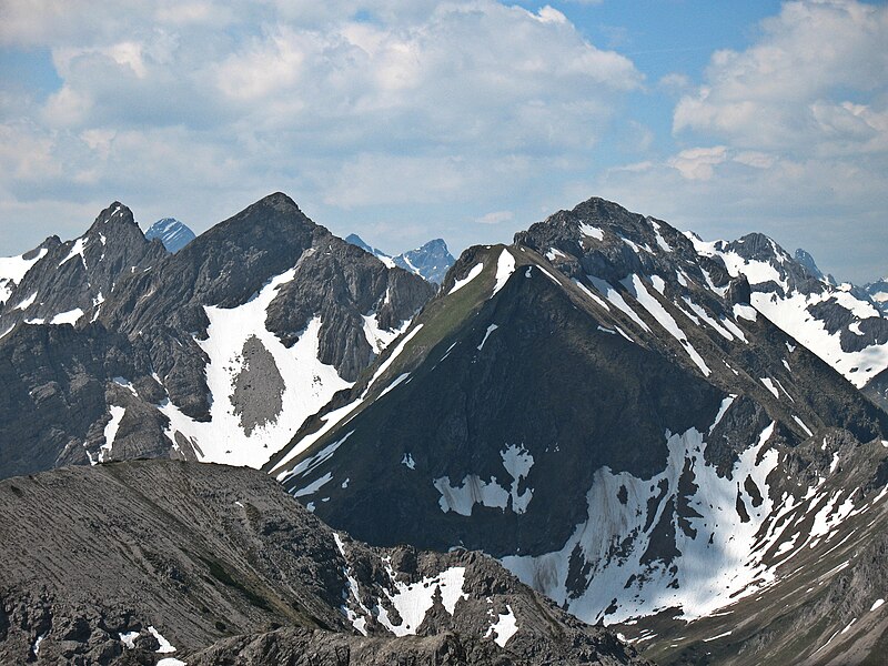 File:Fuchskarspitze Kesselspitze Glasfelderkopf.JPG