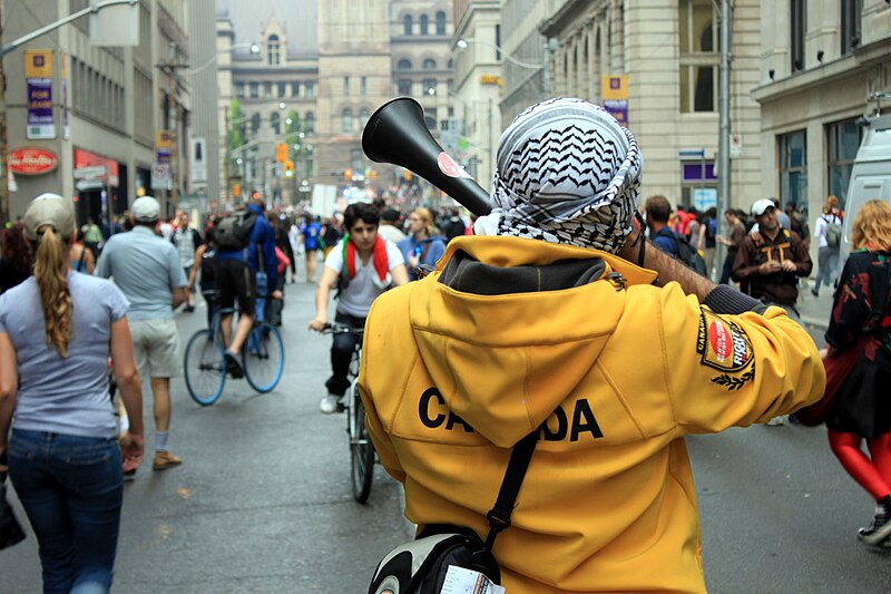 File:G20 Toronto 2010 Vuvuzela protester (4737024124).jpg