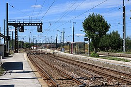 Vue des quais et voies en direction de Dijon.