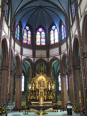 Construção gótica em tijolos na Catedral de São Pedro e São Paulo, Gliwice, Polônia.