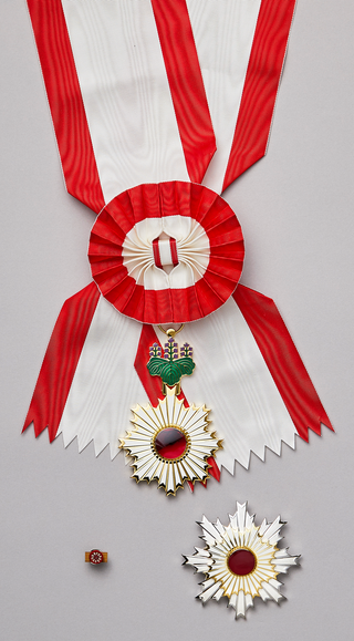 <span class="mw-page-title-main">Order of the Rising Sun</span> Japanese order