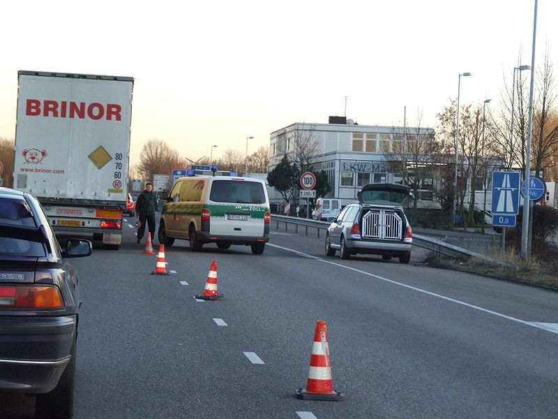 File:Grenzkontrolle an der Niederländisch-Deutschen Grenze DSCF2488.jpg