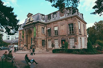 Hotel de Magny, Jardin des Plantes, Paris September 2013.jpg