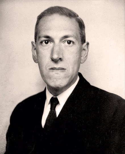 Lovecraft in 1934, facing left and looking right