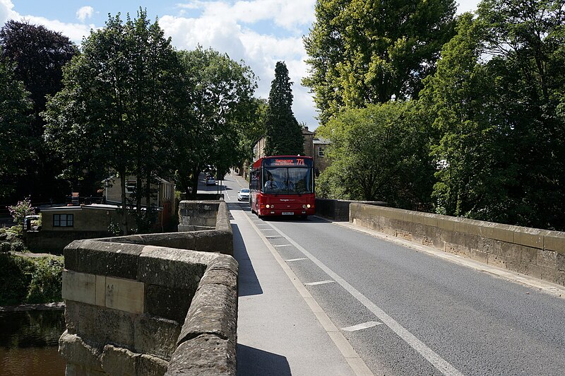 File:Harrogate Connect Bus on Thorparch Bridge - geograph.org.uk - 4112180.jpg