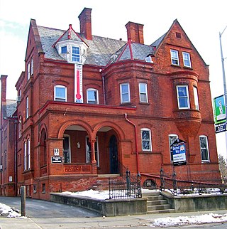 <span class="mw-page-title-main">Hasbrouck House (Poughkeepsie, New York)</span> Historic house in New York, United States