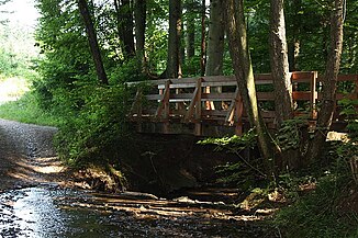 The Höllbach heading north, shortly before the confluence with the Felbenbach