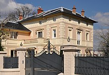 Villa Olivia bâtie par l'architecte Pierre-Joseph Olive au bord du Lac de la Station.