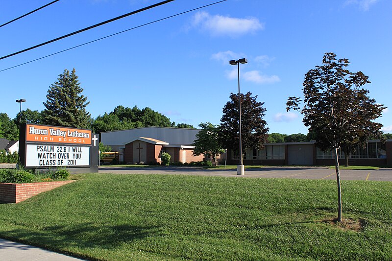 File:Huron Valley Lutheran High School Westland Michigan.JPG