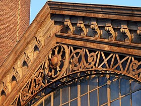 Ferronnerie de bâtiment industriel (Lille, France).