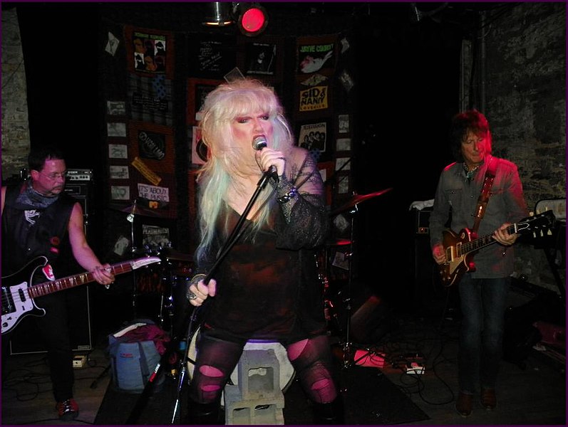 File:Jayne County & The Electric Chairs 2012.jpg