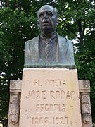 Busto del poeta José Rodao.