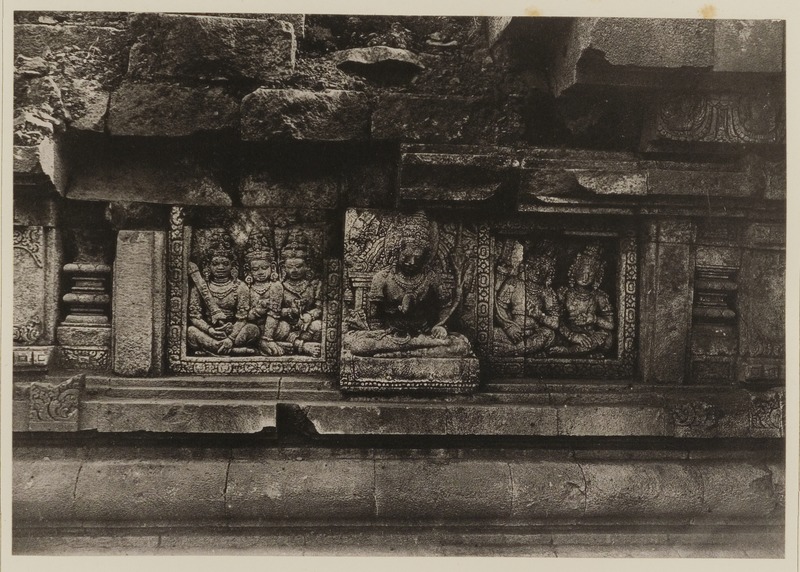 File:KITLV 40043 - Kassian Céphas - Reliefs on the terrace of the Shiva temple of Prambanan near Yogyakarta - 1889-1890.tif