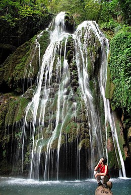Kaboud-val Waterfall 001.jpg