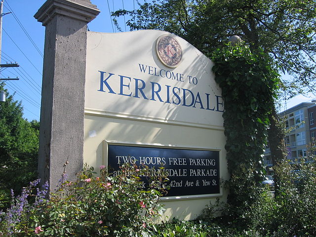 Welcome sign for the Kerrisdale shopping district, near 41st Avenue and West Boulevard