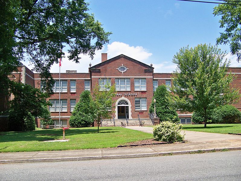 File:Kings Mountain Central School.jpg