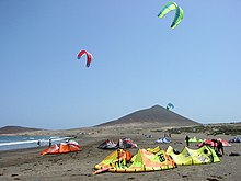 Práctica de Kitesurf en El Médano.