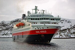 Hurtigruten: Geschichte, Passagierzahlen und Ausrichtung, Linie