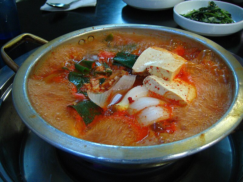 File:Korean.food-kimchi.jjiggae-01.jpg