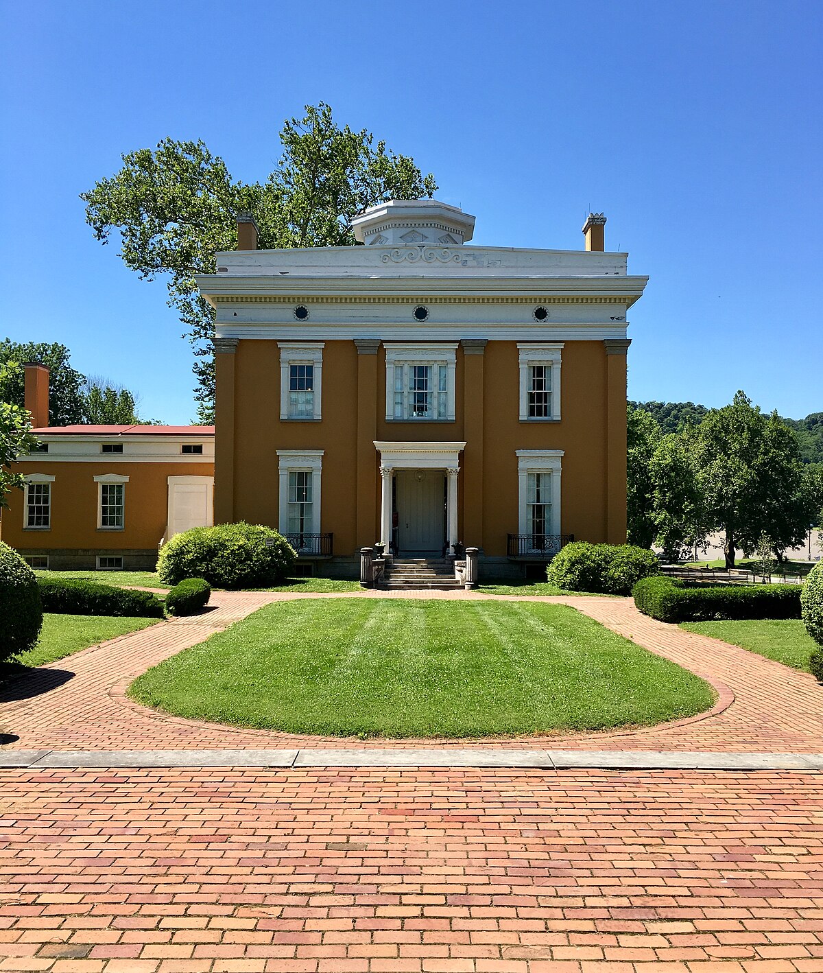 lanier mansion tours