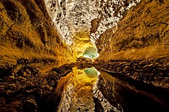 Tredje plats: Cueva de los Verdes, Kanarieöarna, Spanien. Vattenreflektion. (POTD) Luc Viatour (Lviatour)