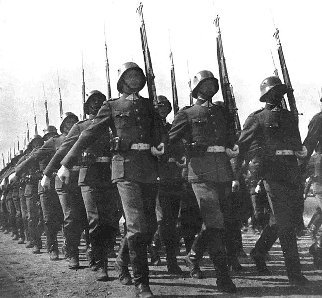 File:Lietuvos kariuomene 1938.Army of Lithuania in1938.jpg