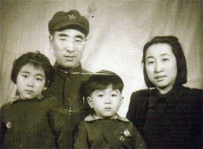 Lin Biao with wife Ye Qun and their children