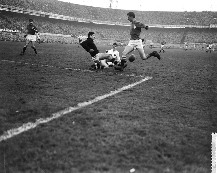 File:Links keeper De Rijk (NAC), rechts Coen Moulijn, Bestanddeelnr 910-9100.jpg