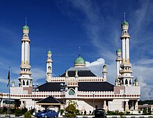 Duli Pengiran Muda Mahkota Pengiran Muda Haji Al-Muhtadee Billah Mosque Local mosque in Bandar Seri Begawan; 2009.jpg