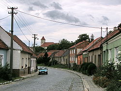 Hauptstraße im Dorf