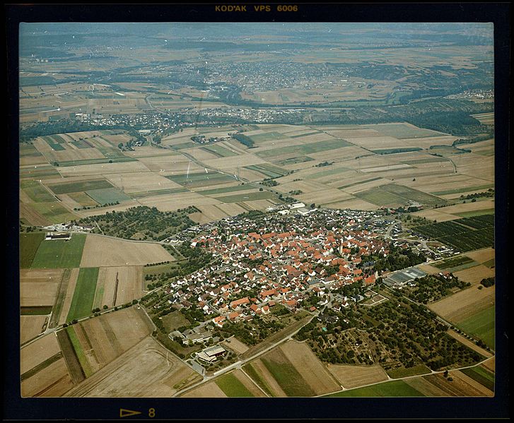 File:Luftbildarchiv Erich Merkler - Nussdorf - 1983 - N 1-96 T 1 Nr. 561.jpg