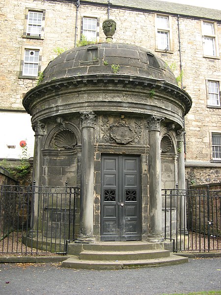 File:Mackenzie mausoleum.JPG