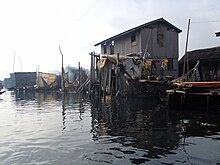 Makoko district Makoko auf dem Wasser (5208472073).jpg