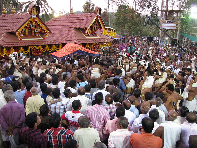 File:Mangalakunjungalute Kaliyattatthinu Koottal (Muchilottu Temple) (3).JPG