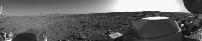 أول صورة بانورامية بواسطة فايكينغ 1 من على سطح كوكب المريخ