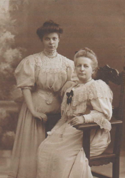 File:Mary Winearls Porter and her mother.png