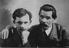 A. M. Gorky, oğlu Maxim Peshkov ile birlikte.  Paris.  1912