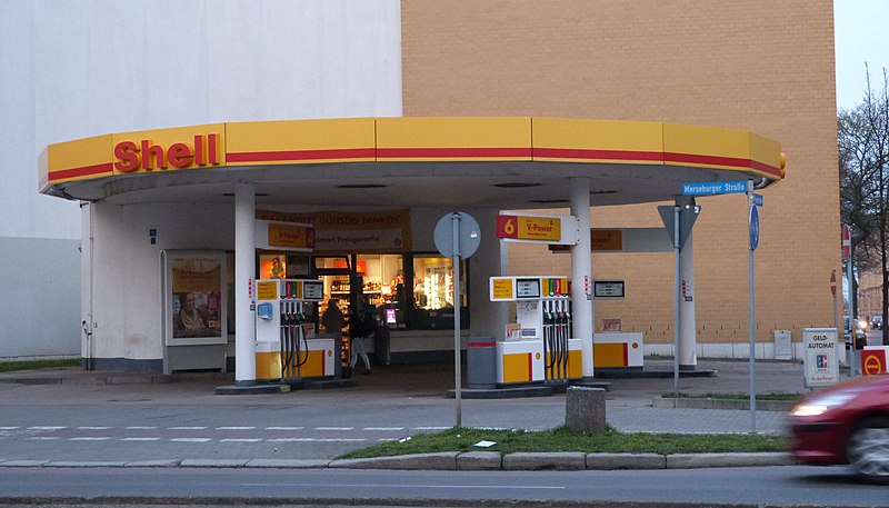 File:MerseburgerStr099 Tankstelle.JPG