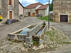 Der Brunnen in Mont-le-Vernois