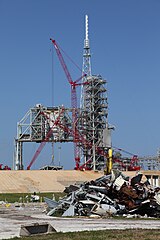 Removal of the top floor of the fixed service structure on LC-39B (March 2011).