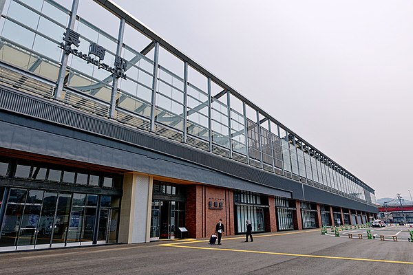 The west entrance of Nagasaki Station in April 2020