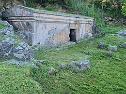 Necropola etruscă din Peschiera.jpg