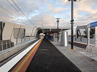 <span class="mw-page-title-main">Murrumbeena railway station</span> Railway station in Melbourne, Australia