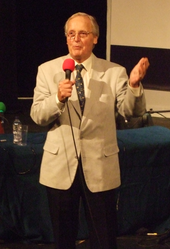 Nicholas Parsons in 2007 Nicholas Parsons 2007.png