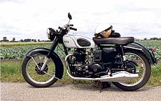 Norton Dominator Model 7 uit 1953 met een late (geveerde) versie van het garden gate frame (foto: Peter Ritzen)